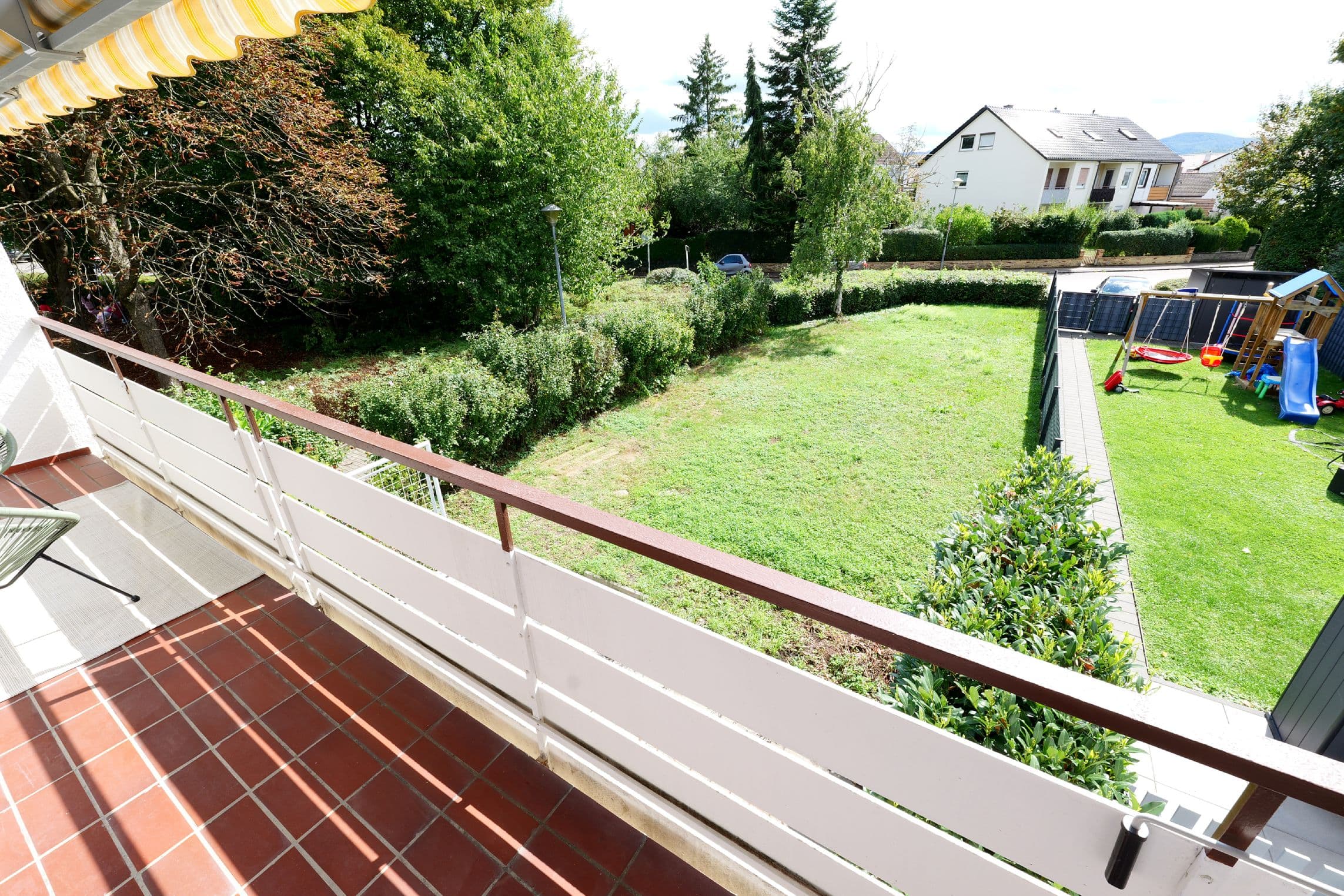 Blick vom Balkon in den Garten des Reiheneckhauses